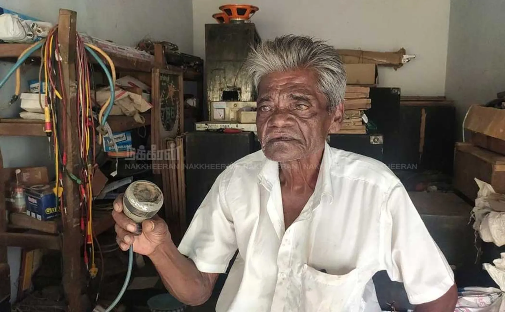 Mic set Manikandan who offers mic to DMK Leaders 
