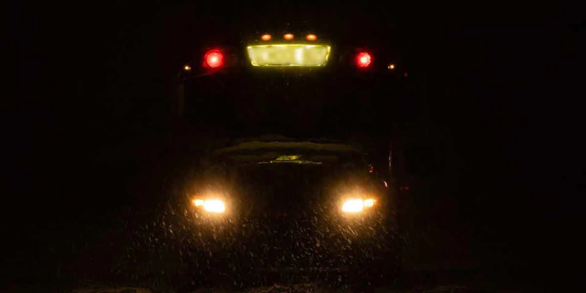 Government bus stuck in darkness ... Passengers praised the driving action!