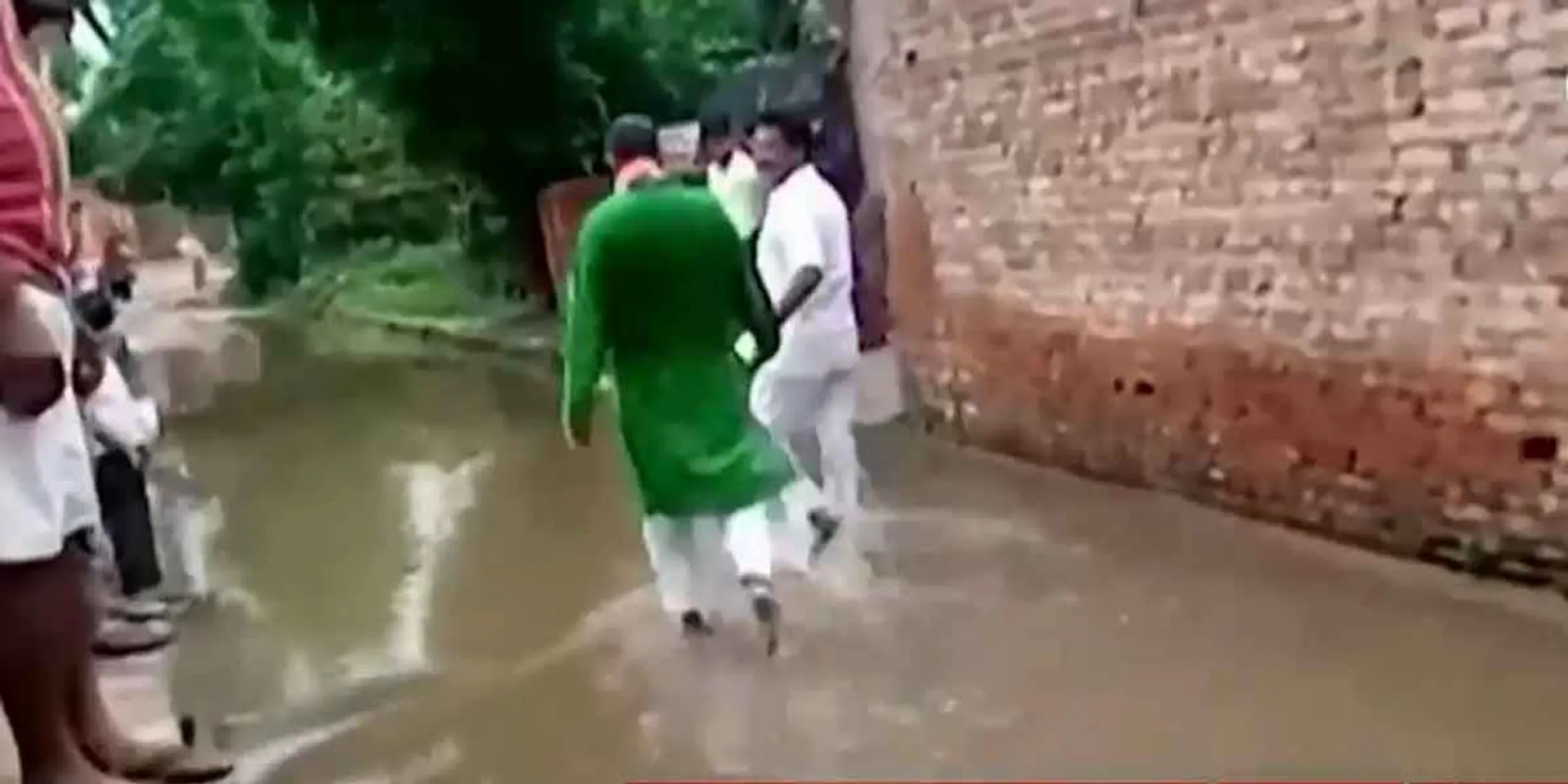 "Walk in the sewers" - People's punishment for BJP MLA who came to the constituency after a long day