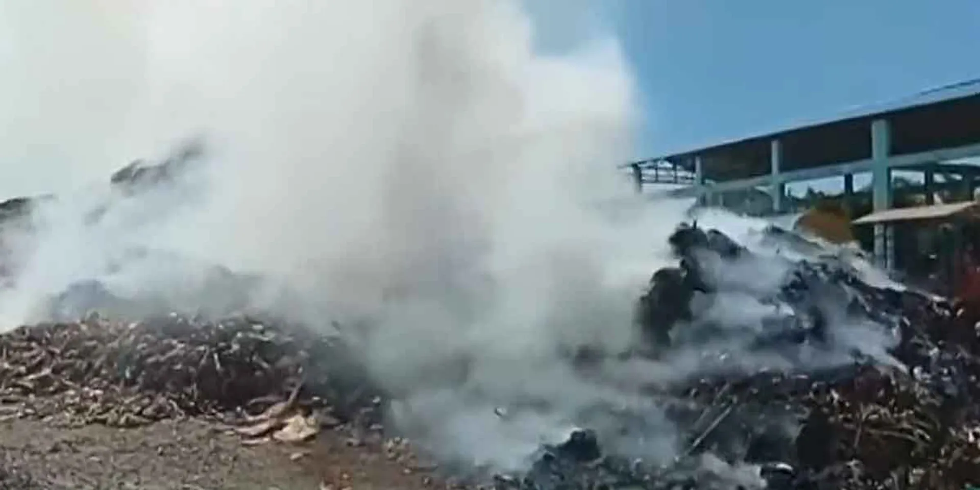 Fire Garbage Depot ... Fire Department fighting for 10 hours!