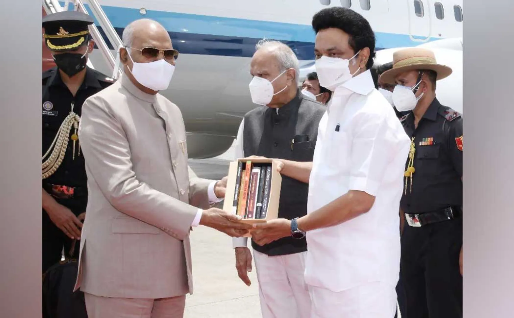 Texts presented by Chief Minister MK Stalin to the President of the Republic!