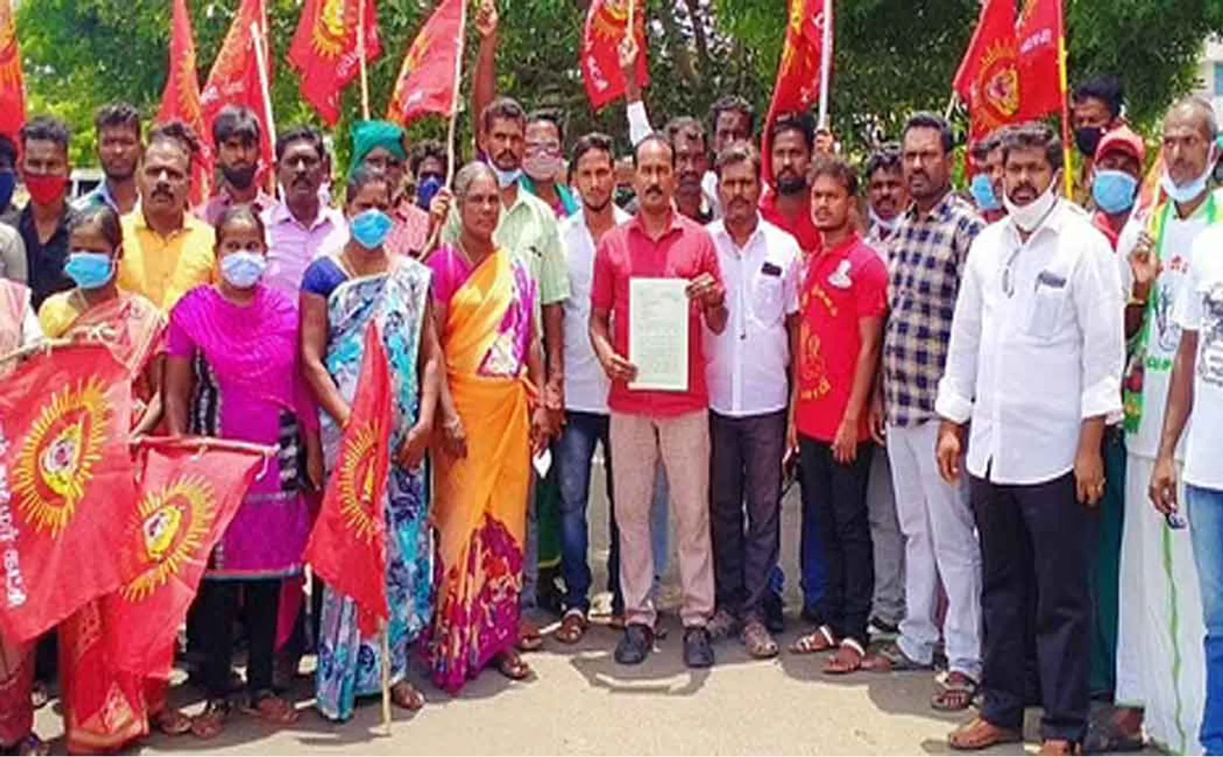 Naam tamilar party involved in the siege struggle