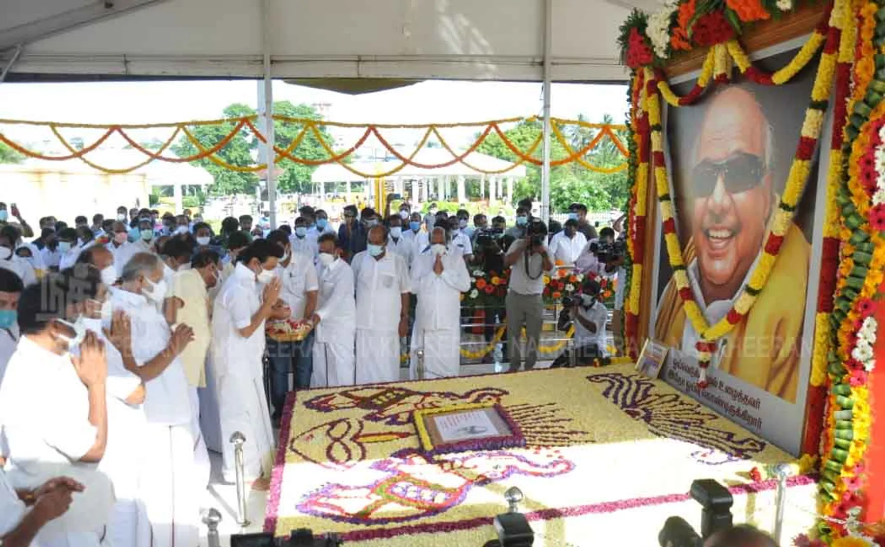 dmk chief and former chief minister kalaignar tribute cm mkstalin 