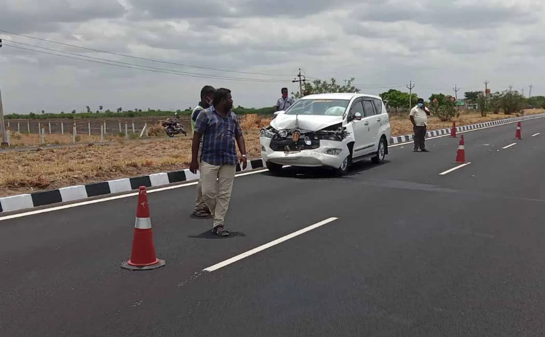 Minister car incident ...   Luckily Geeta Jeevan survived!