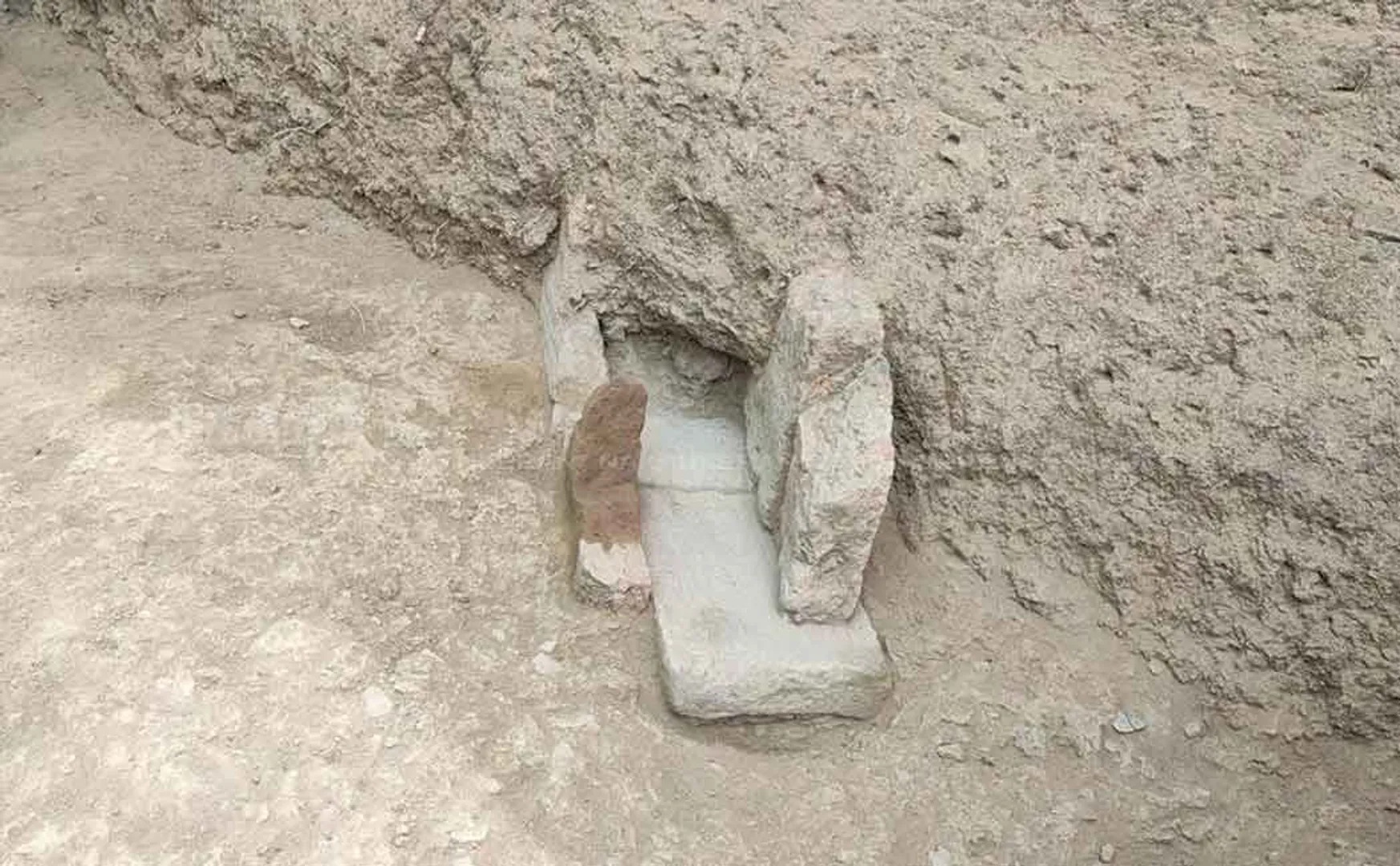 Discovery of brick construction waterway at Porpanaikottai excavation ..
