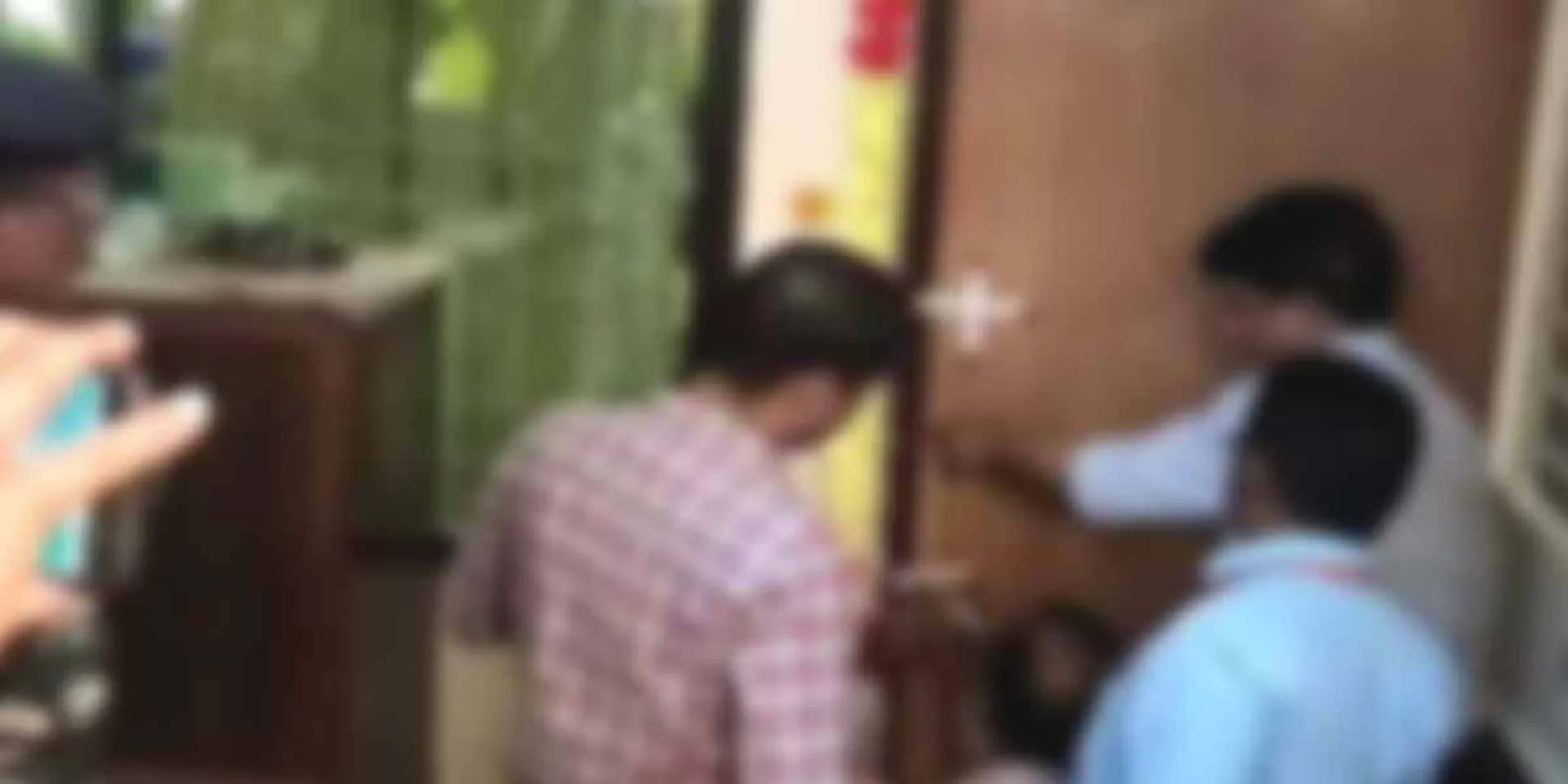  AIADMK Vetrivel's father raided
