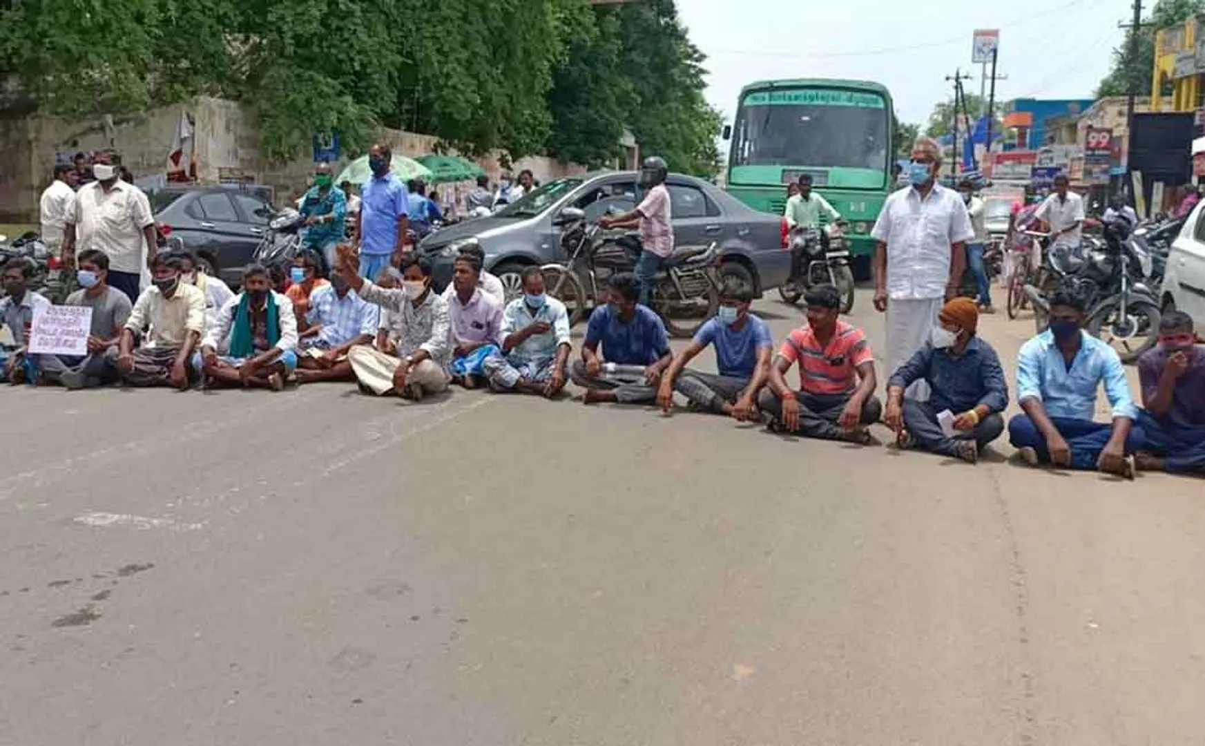 Farmers road block in front of the Collector's Office!