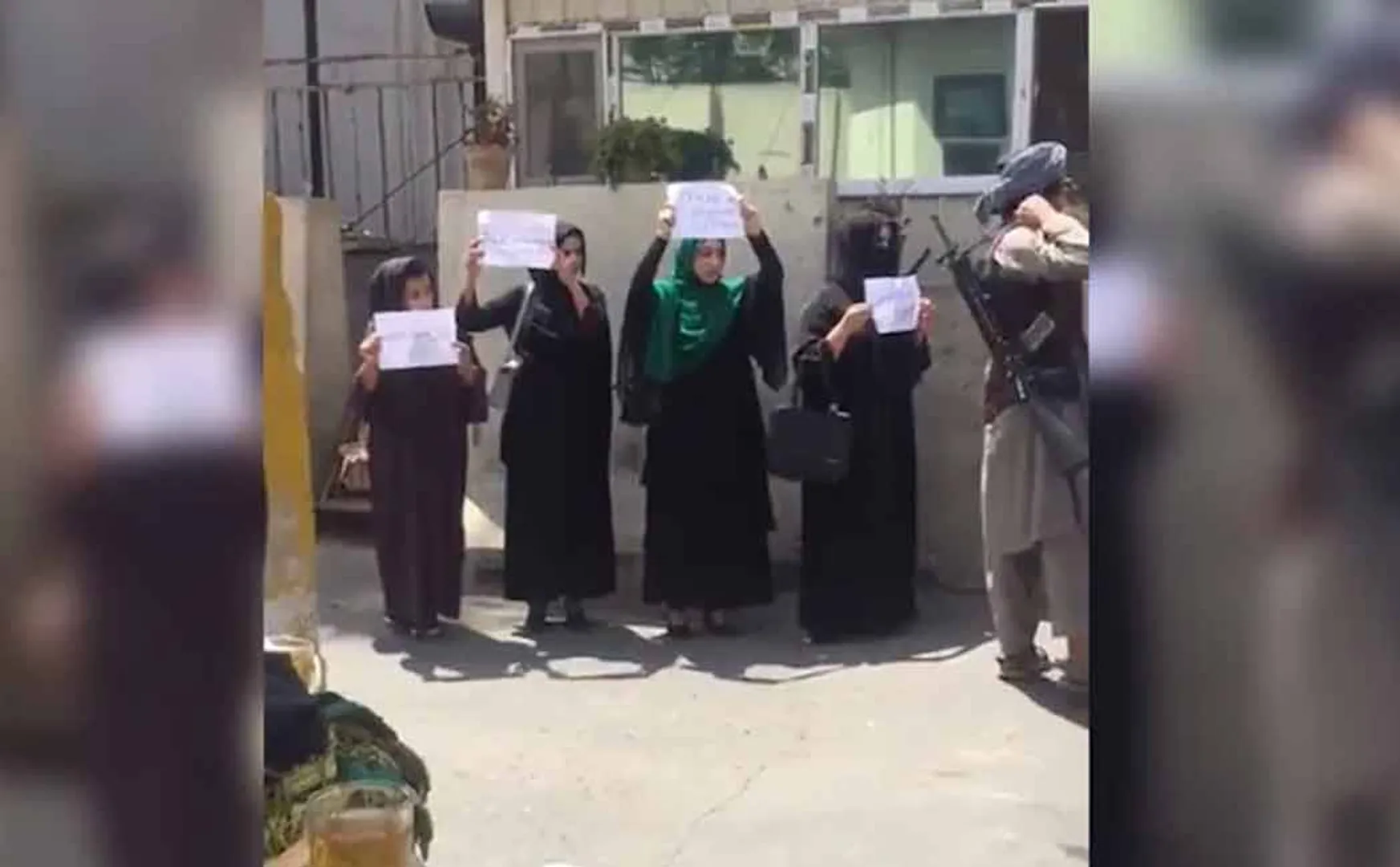 women in kabul 