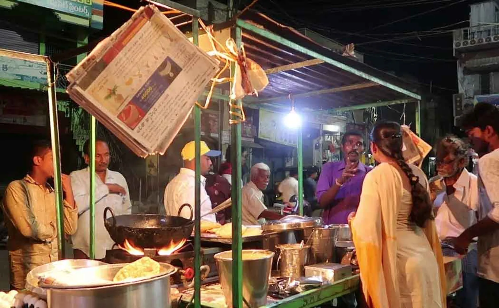 Thindivanam DSP Ate food at roadside shop 