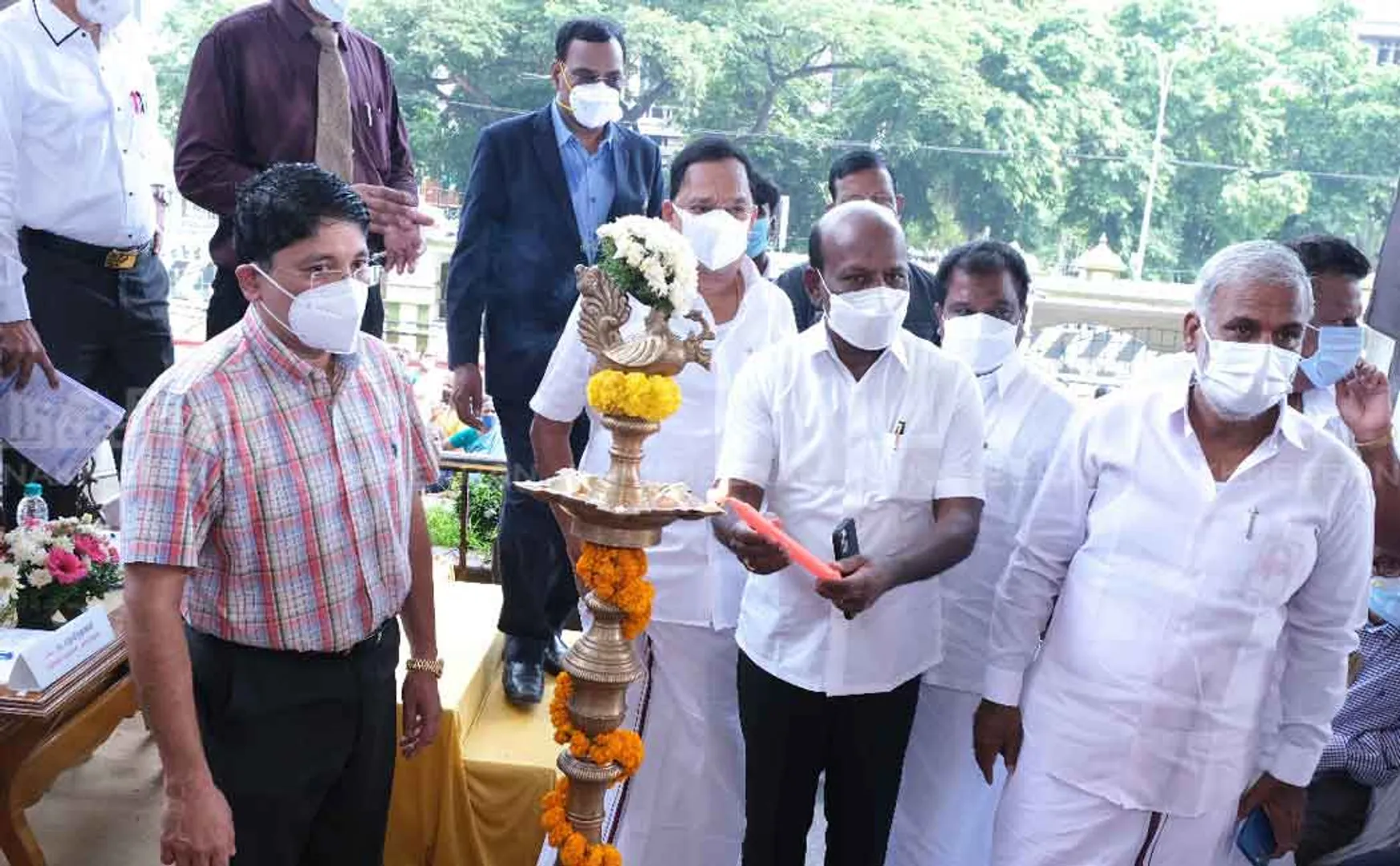 Ministers open oxygen production center 