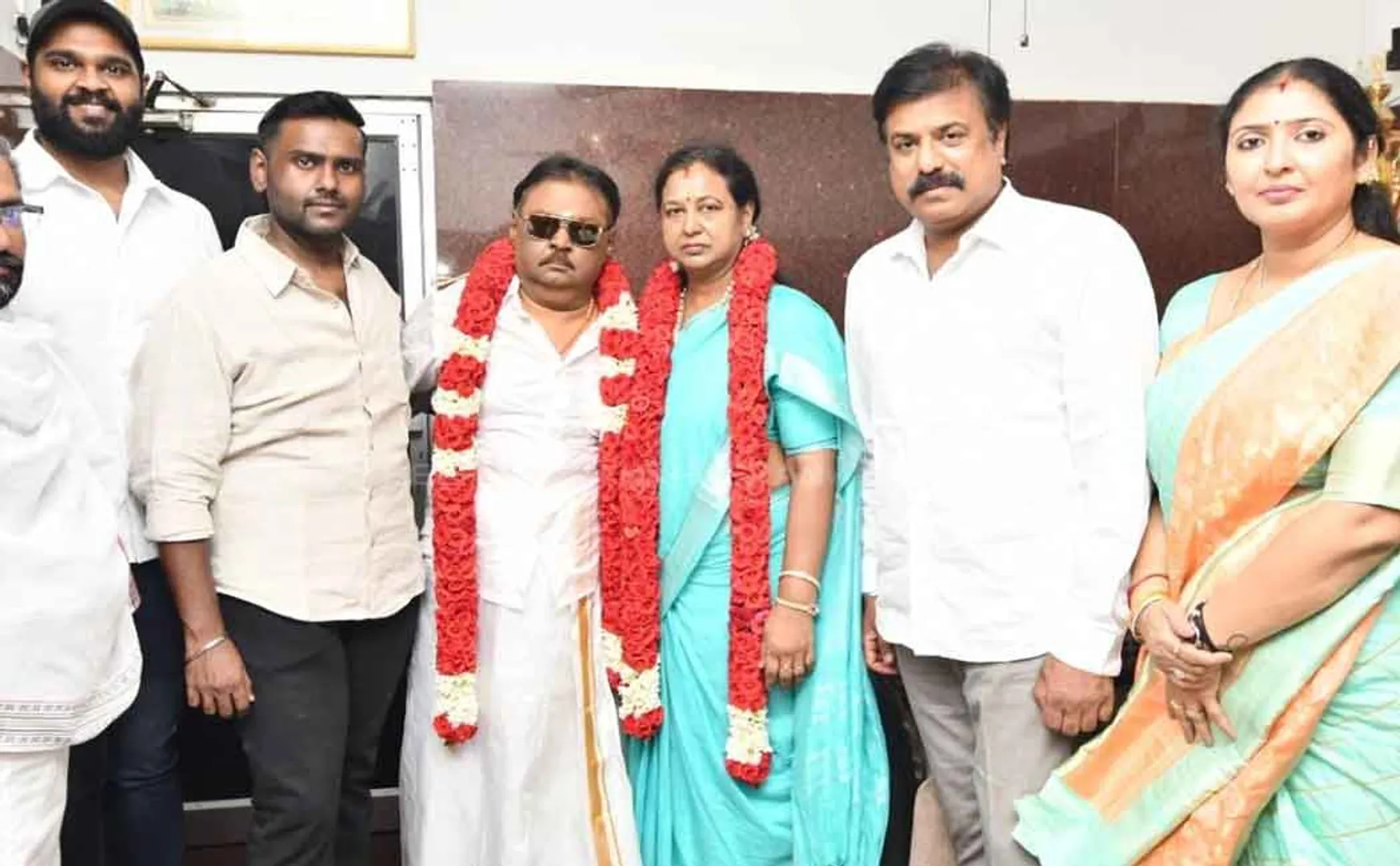 DMDK leader Vijayakanth celebrates birthday