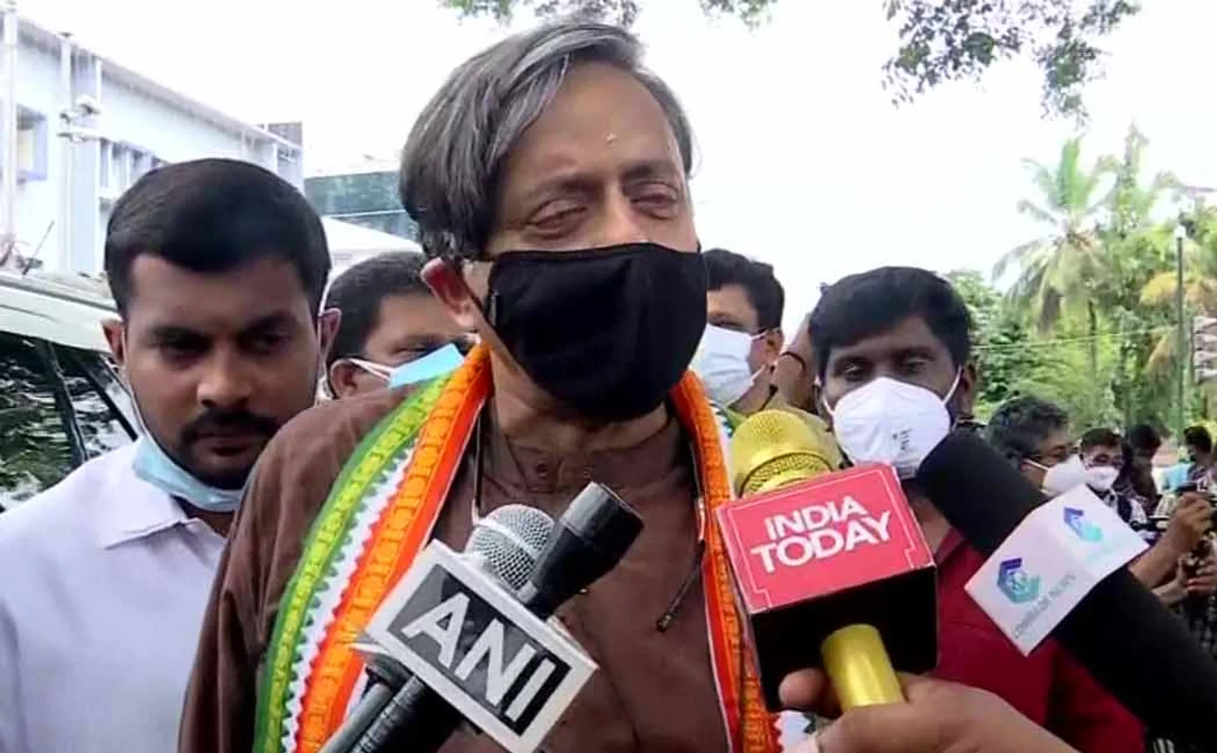 shashi tharoor 