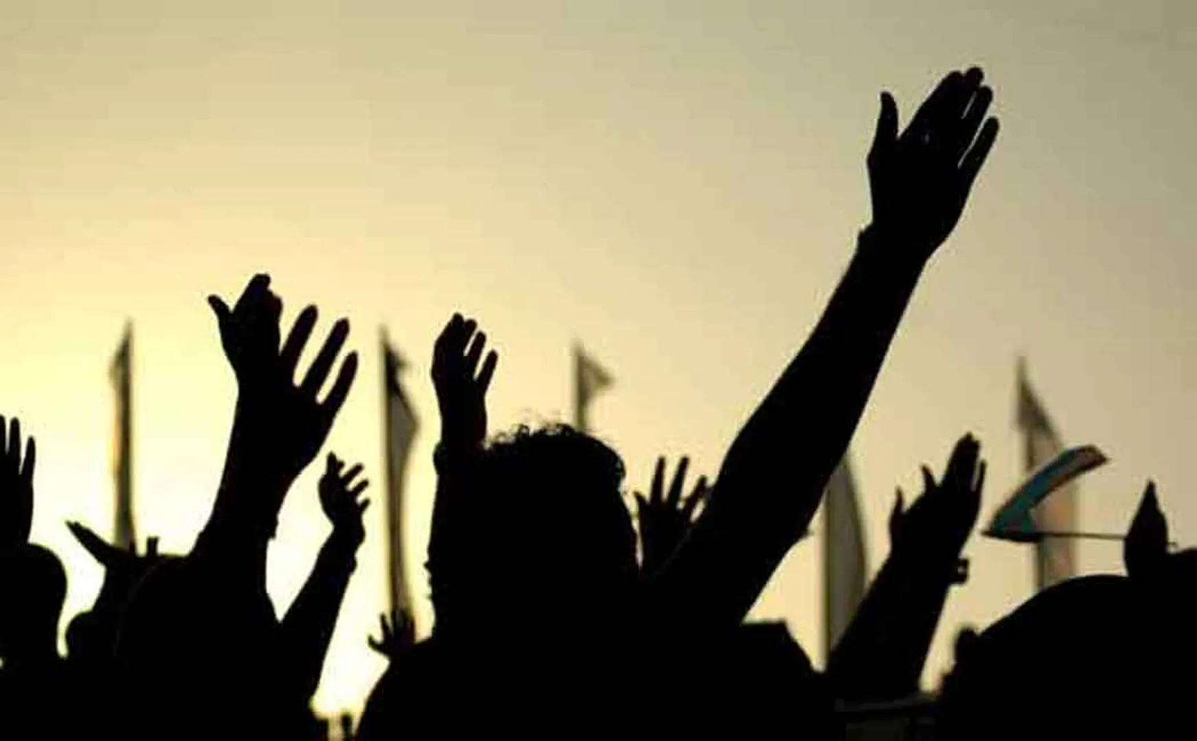 Villagers involved in road blockade for 2 hours