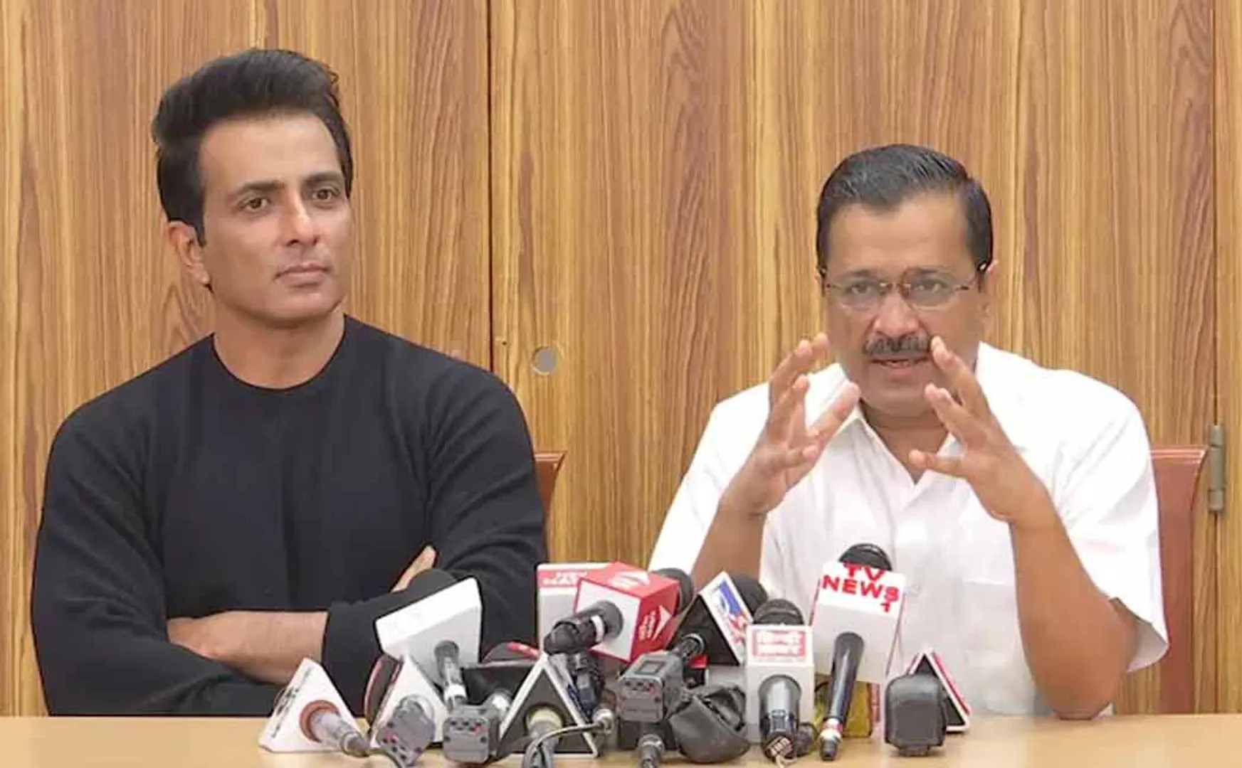 sonu sood - arvind kejriwal 