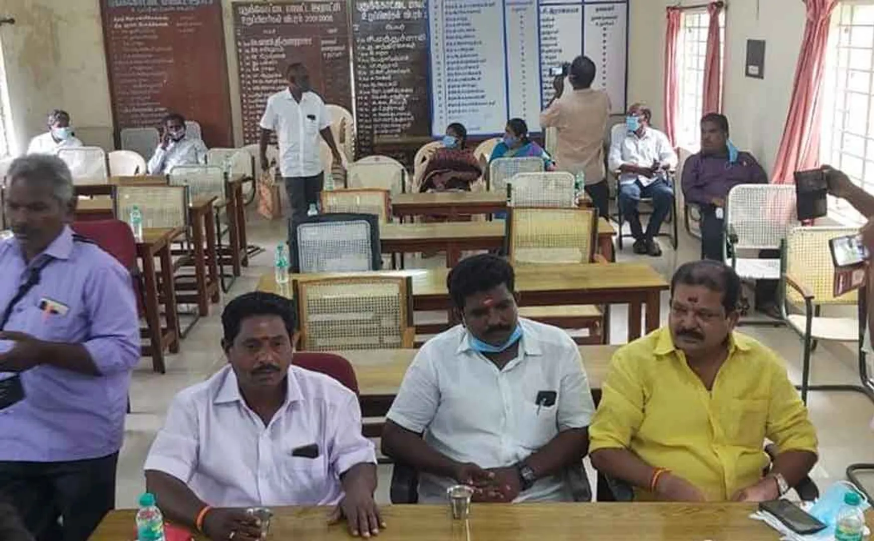 Own party councilors oppose DMK chairman  