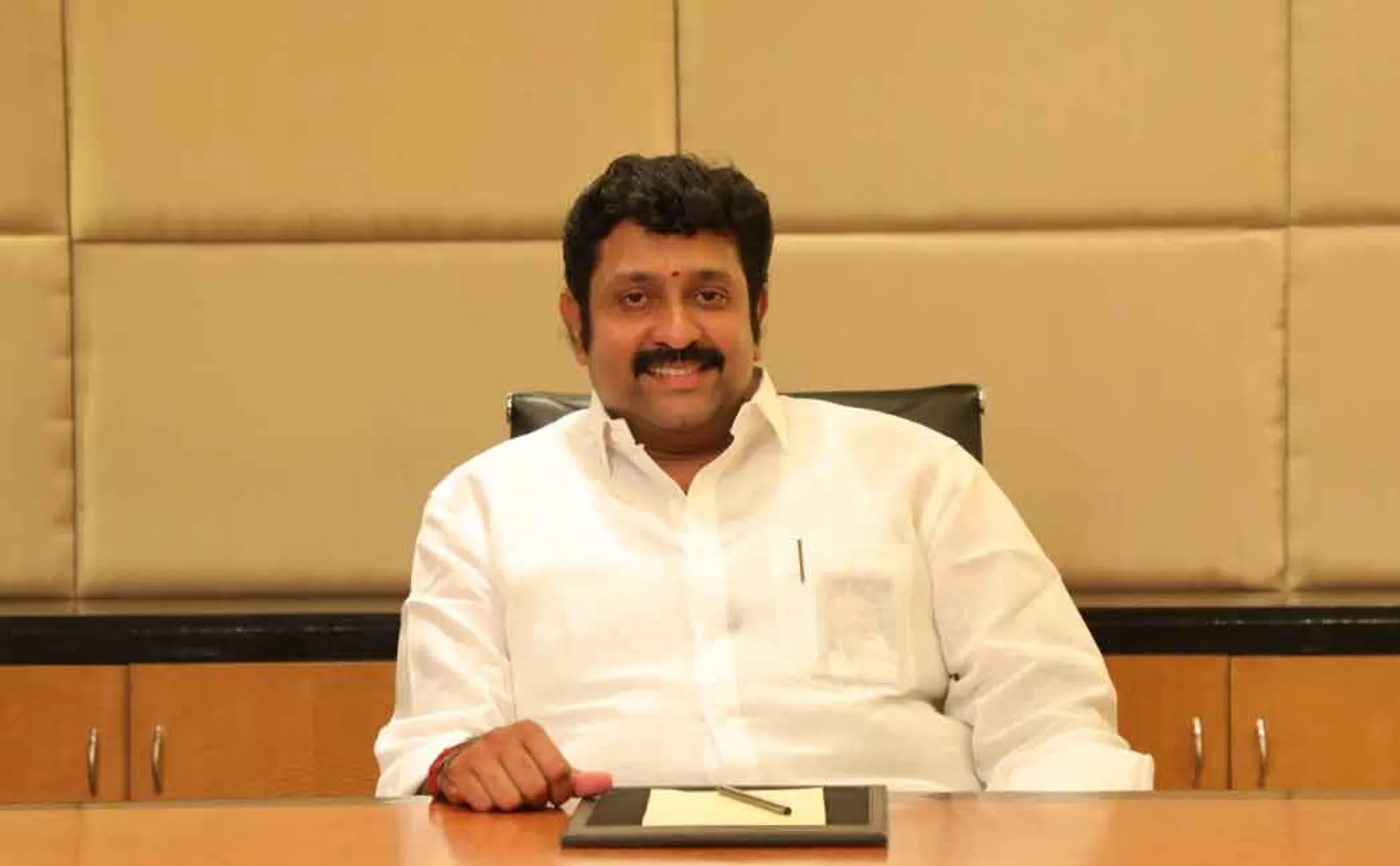 Supporters of SP Velumani threatening to assassinate DMK member he made complaint on SP office