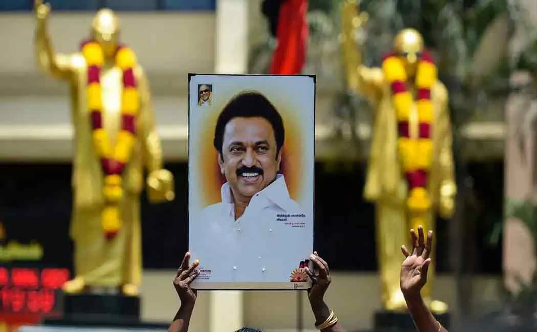 dmk workers longing to convey their issues to party leaders stalin