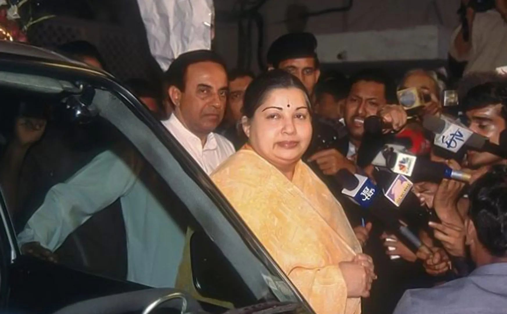 Subramaniyan Swamy formed a committee against Jayalalithaa