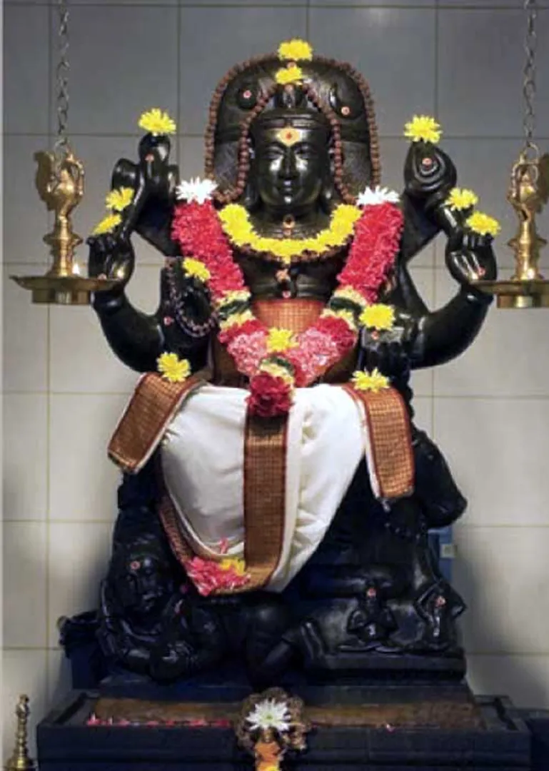 /idhalgal/balajothidam/benefits-standing-navagraha-9-k-gandhi-murugeshwar