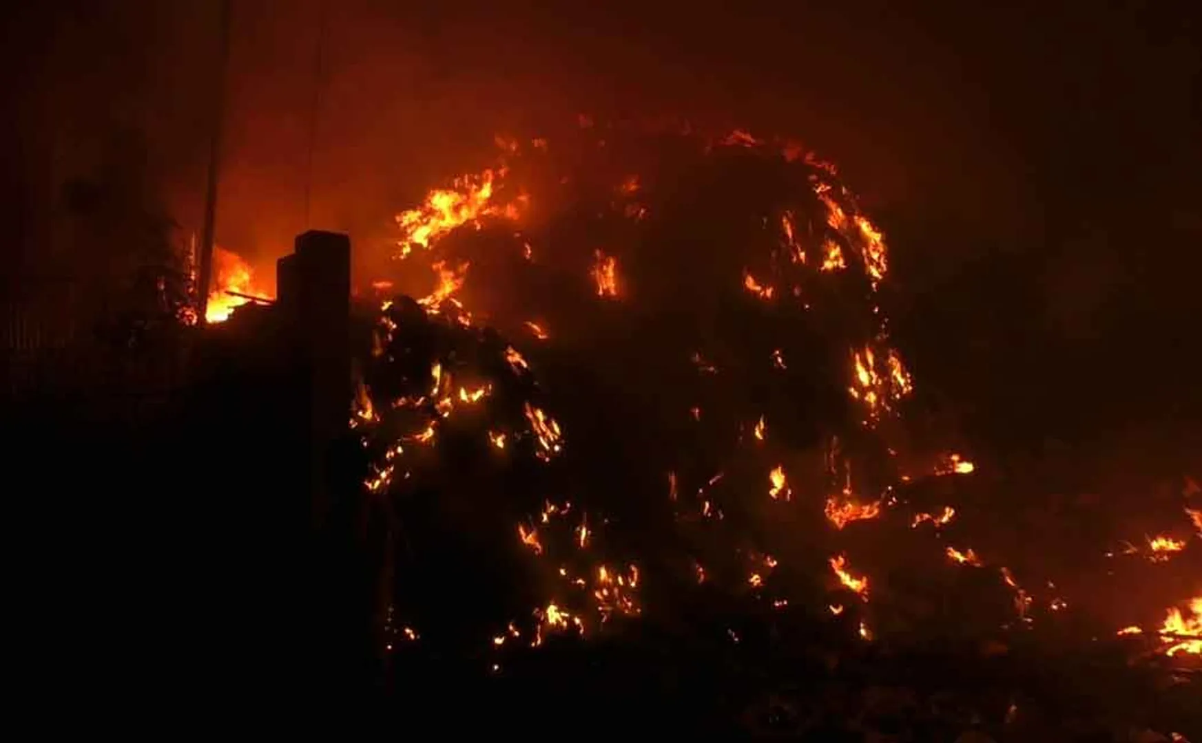 Burning fire ... Firefighters who acted quickly