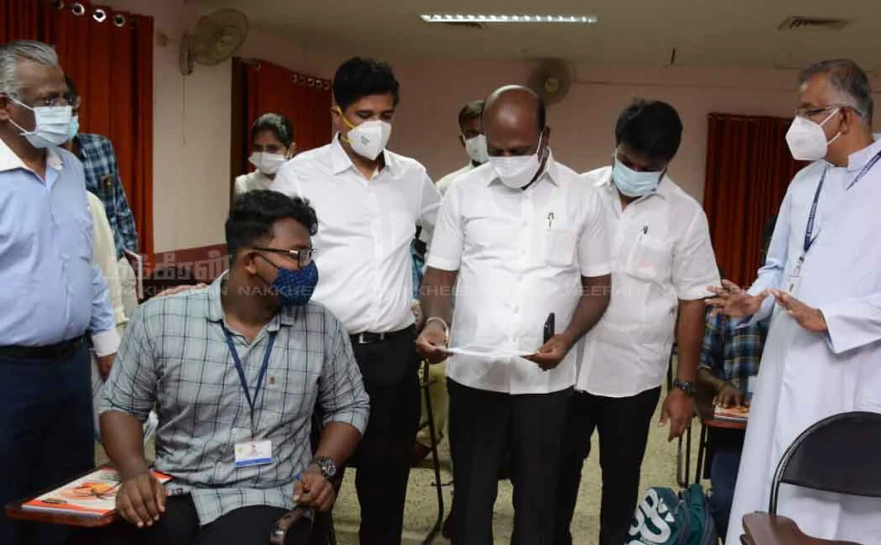 Corona vaccine for college students  