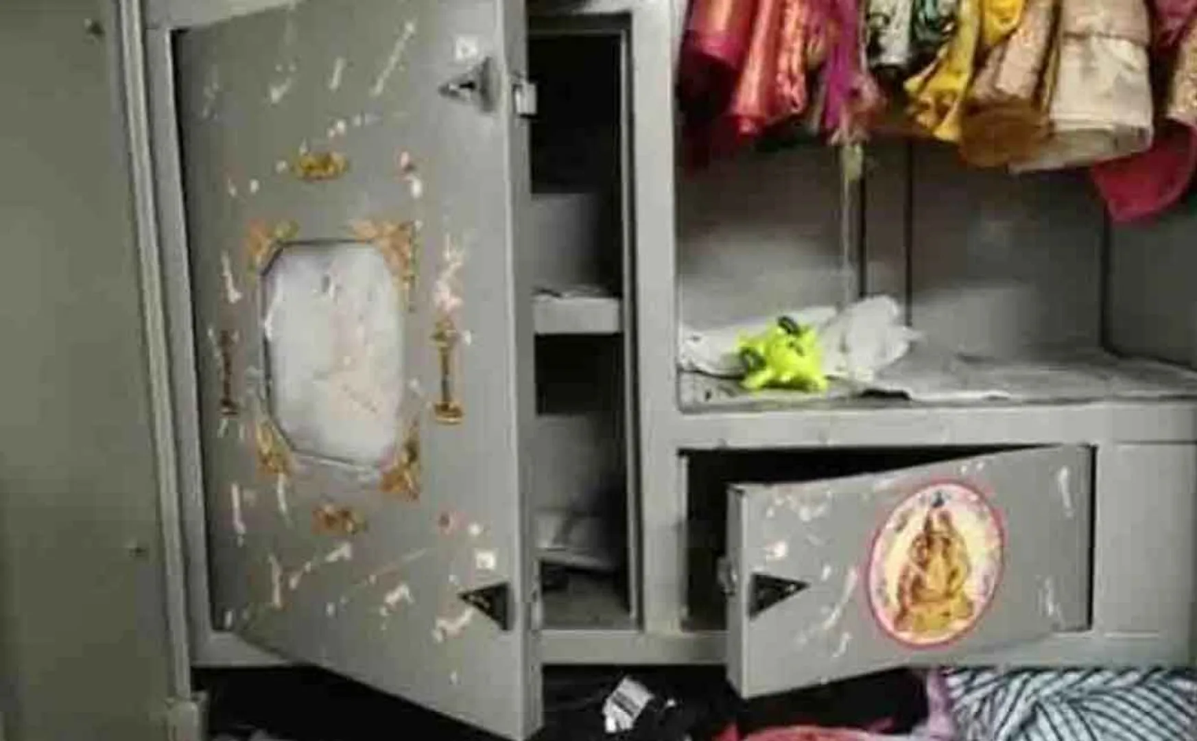Break the lock and loot the jewelry