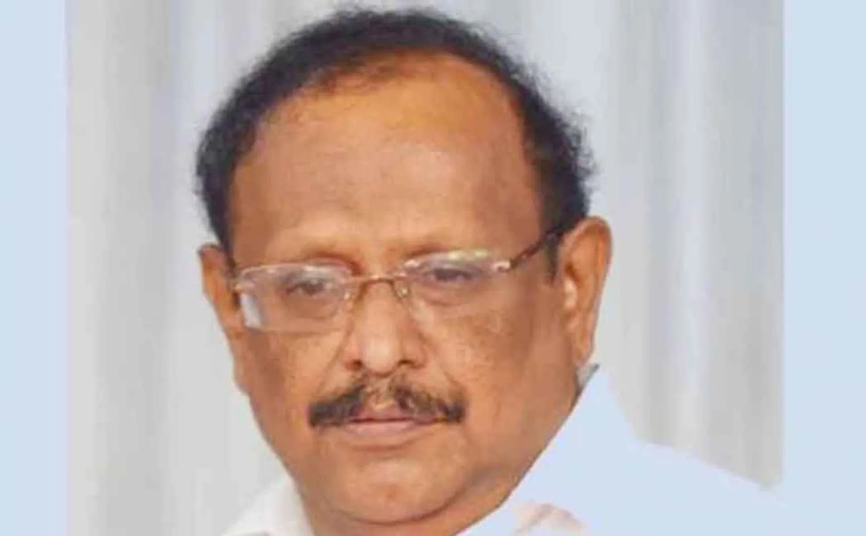  The minister pasted a notice in front of the house