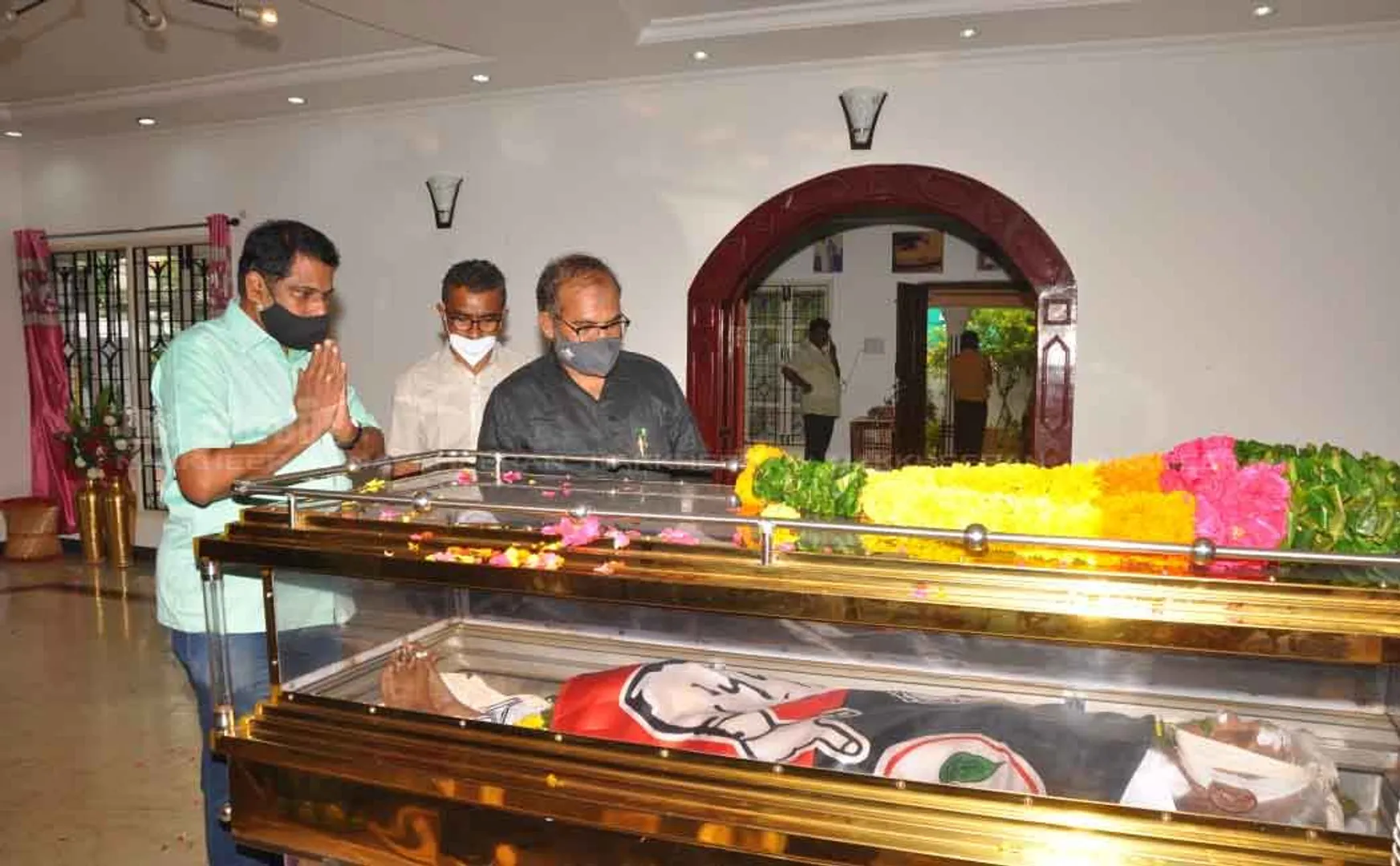 Mr Lenin  paid homage to Pulamaipithan 