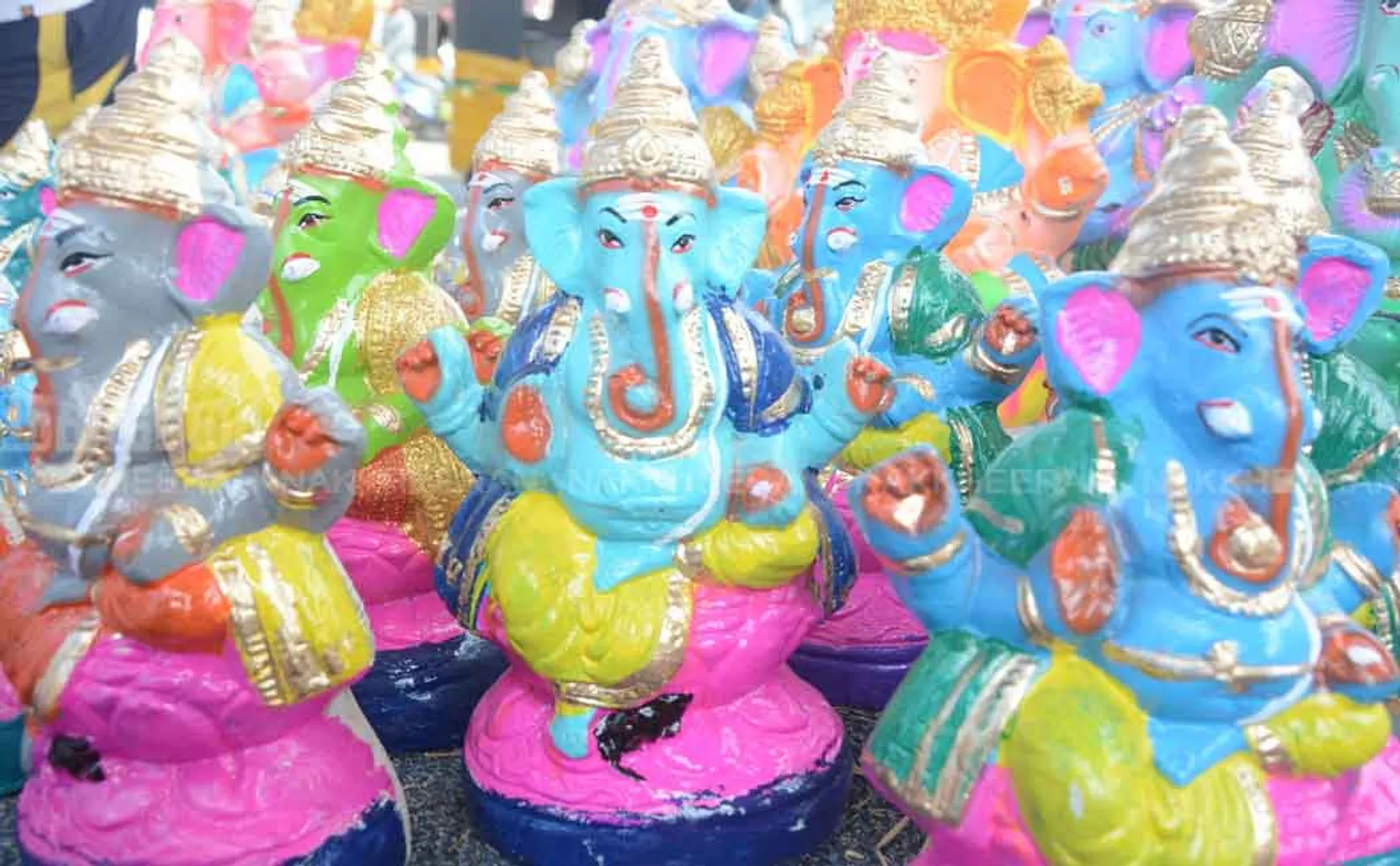 Ganesha Chaturthi: Crowds at the koyambedu Market