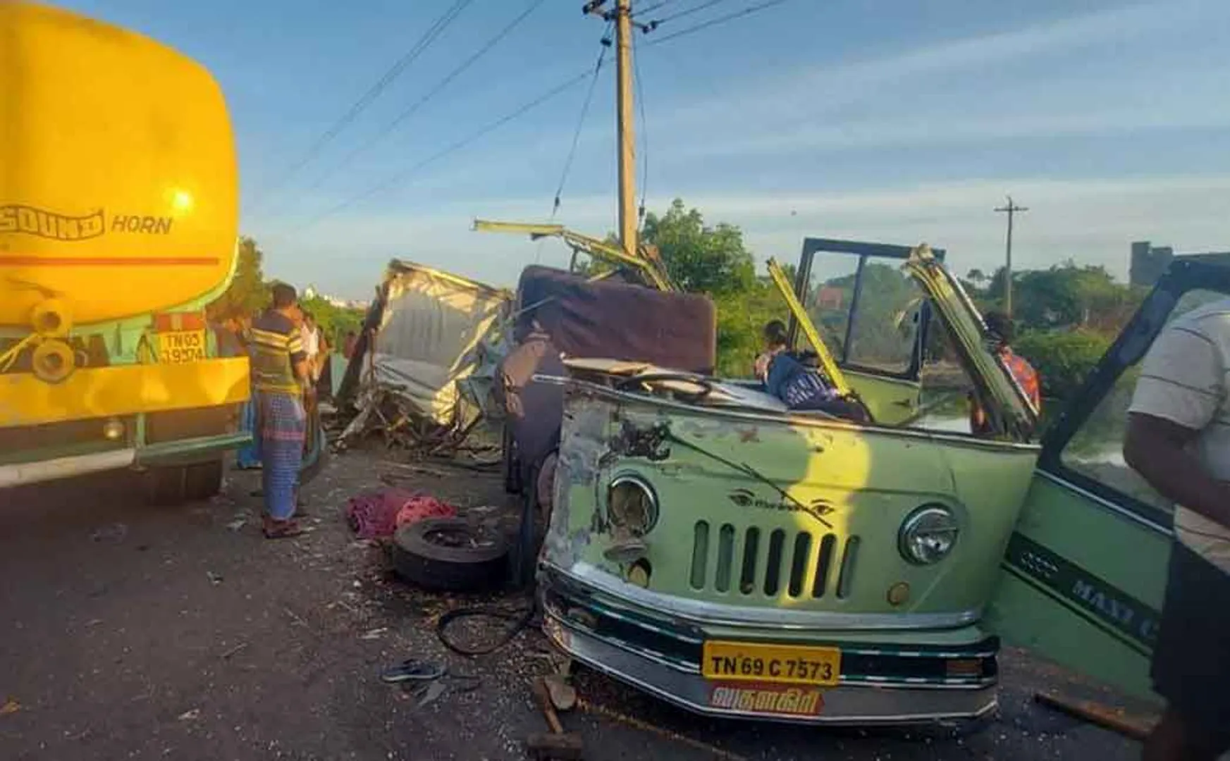 4 women passed away in van-truck head-on collision