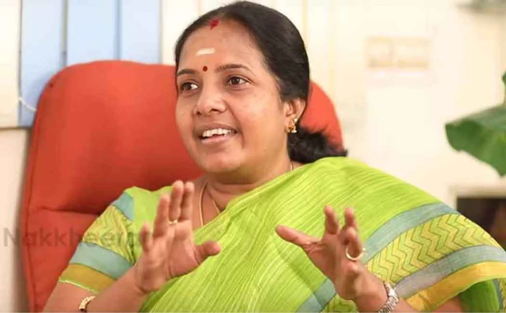 "Counting Machine" Photo Controversy .. MLA Vanathi Srinivasan Description!