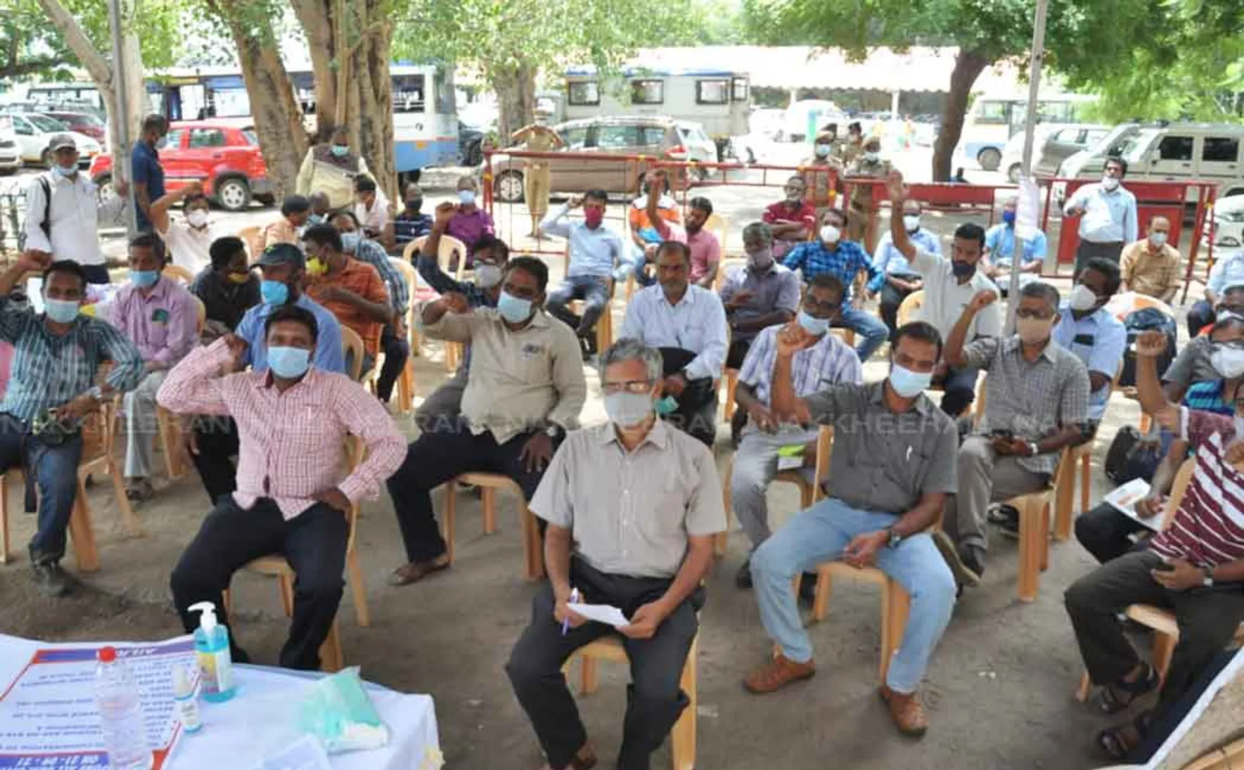 Employees protest against privatization of railways