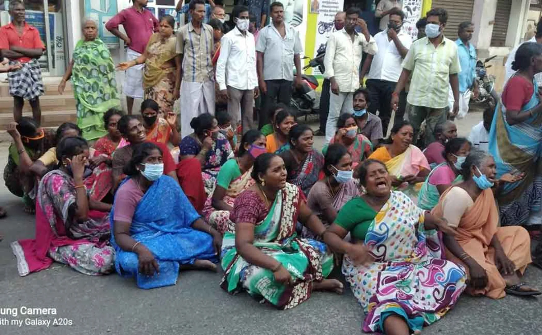 Woman's life critic due to improper surgery! Relatives roadblock
