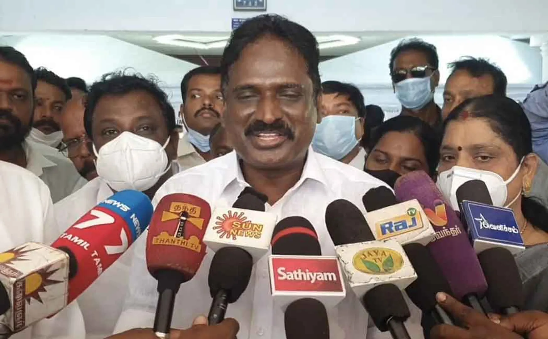 "The United Government is acting with a attitude ..." Delhi Special Representative AKS Vijayan