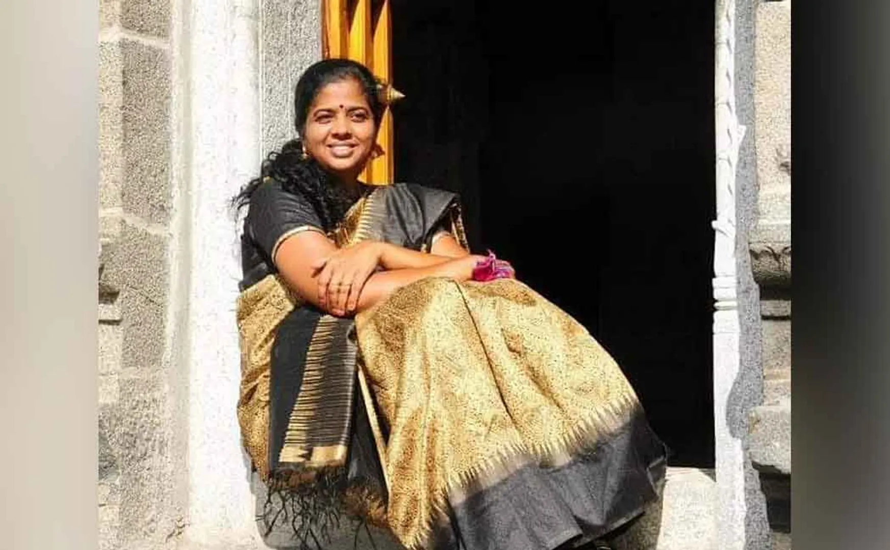 Writer A. Vanilla receives pudhumai pithan padaipilakiya award by SRM