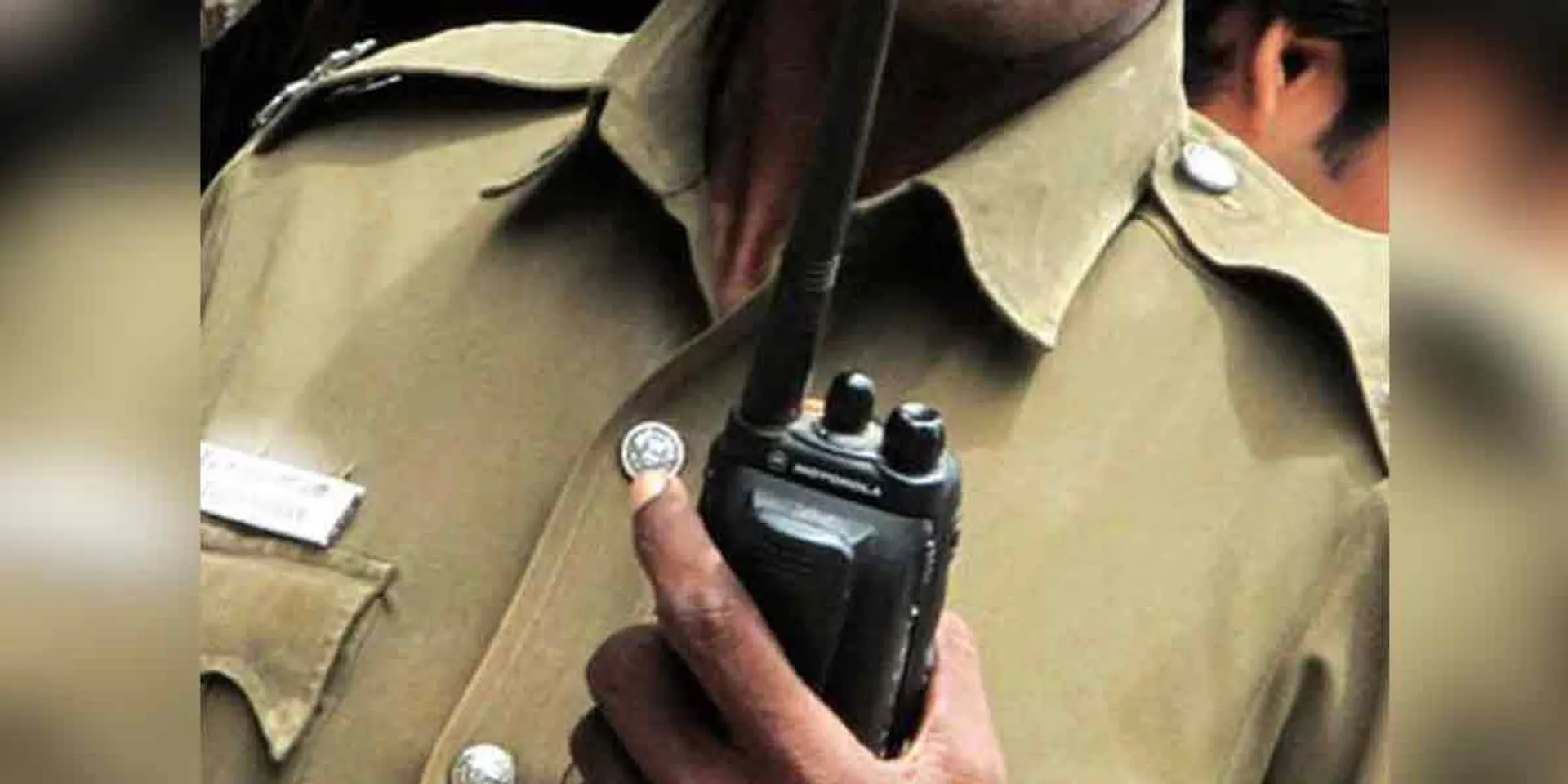 Police walkie talkie theft ...