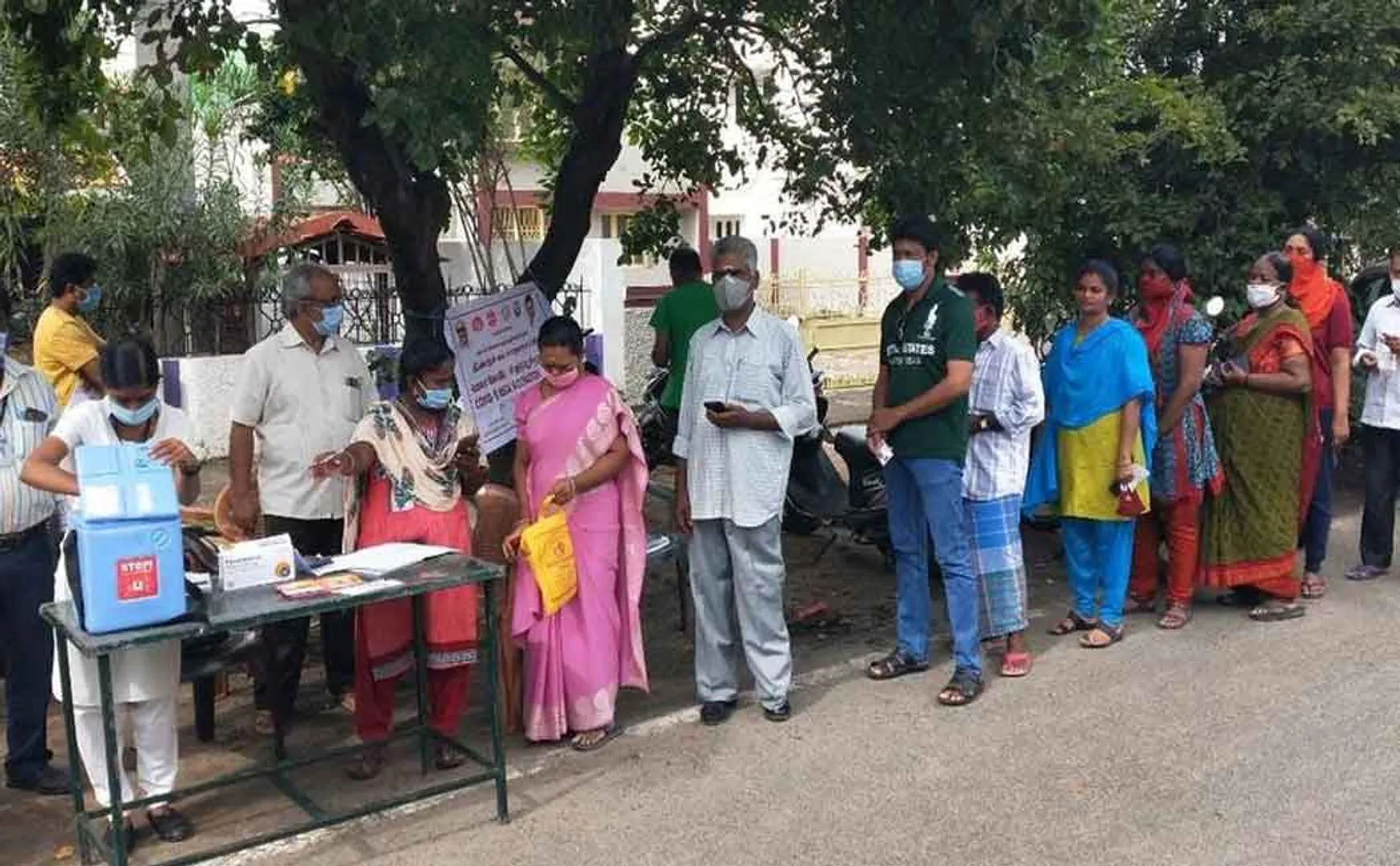 officials who gave gift items