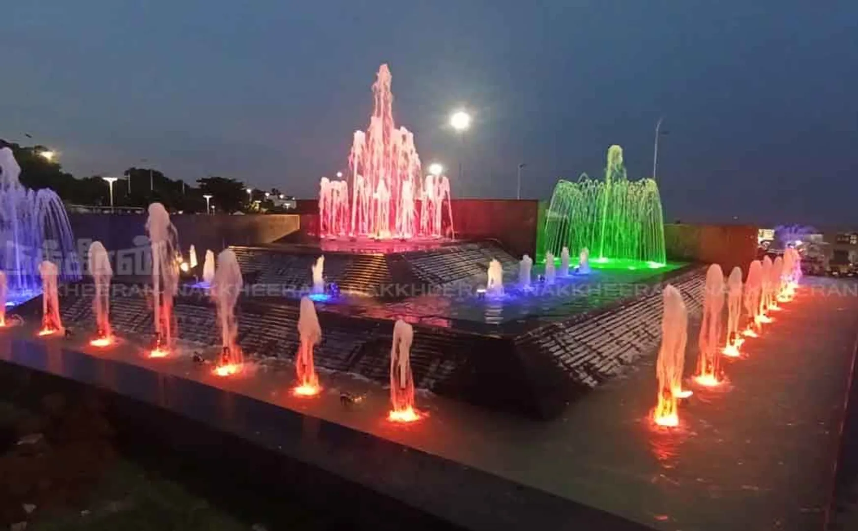 The public watching the artificial fountain