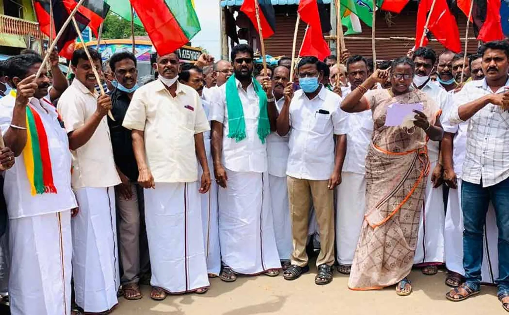 MLA Kannan supports farmers who struggle in Delhi 