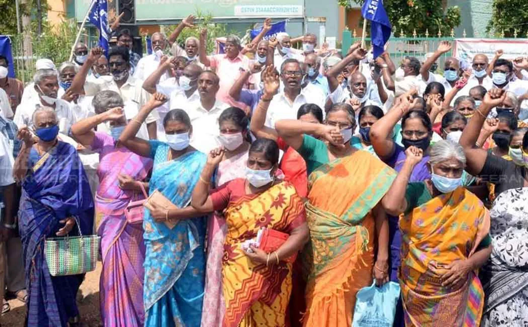Transport pensioners struggle by emphasizing various demands