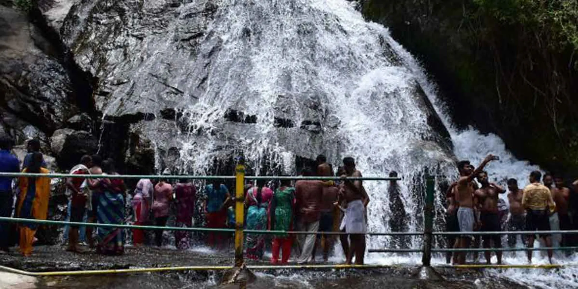 Bathing in the waterfall in Coimbatore is prohibited
