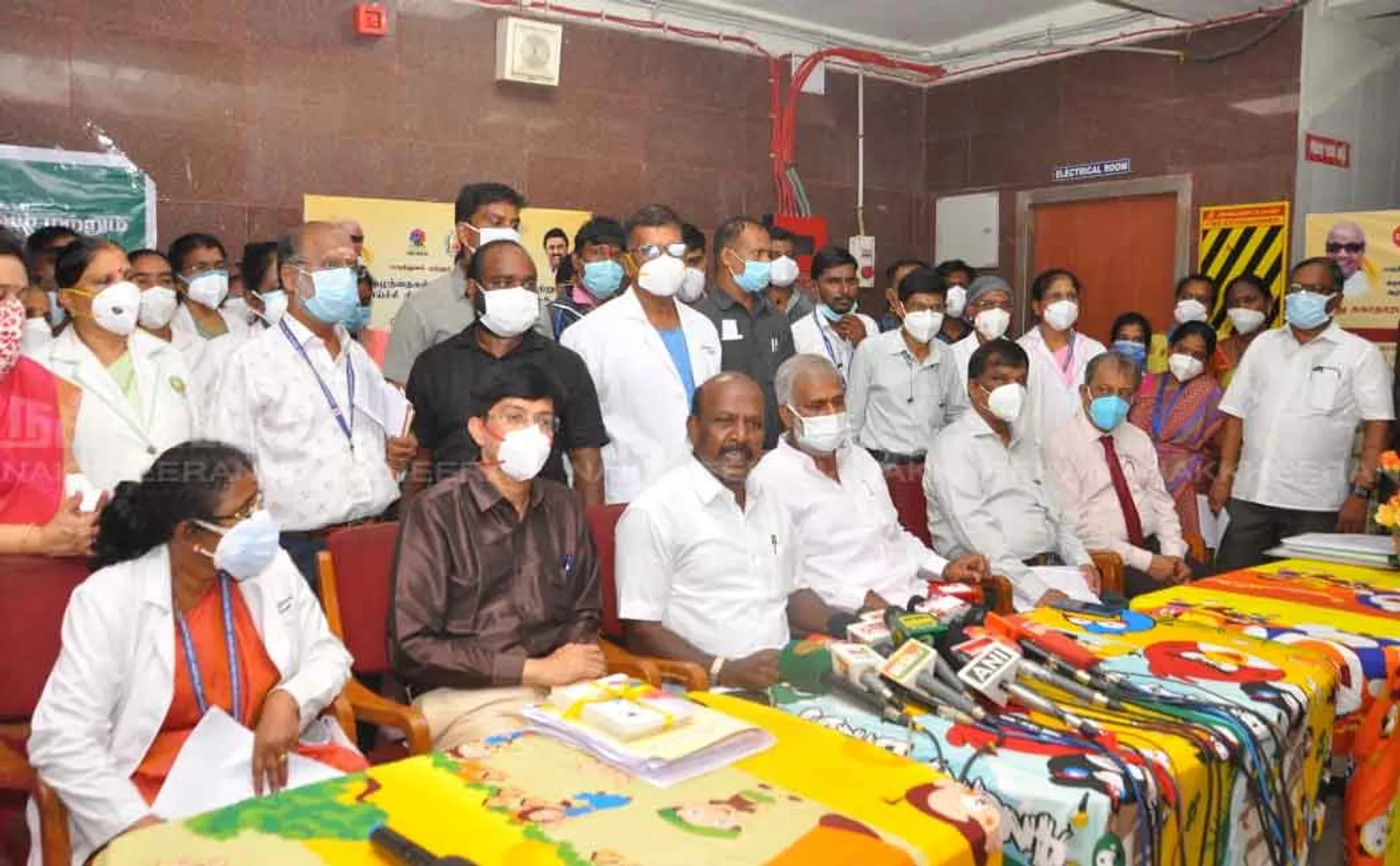 Ministers who inspected the Children's Hospital