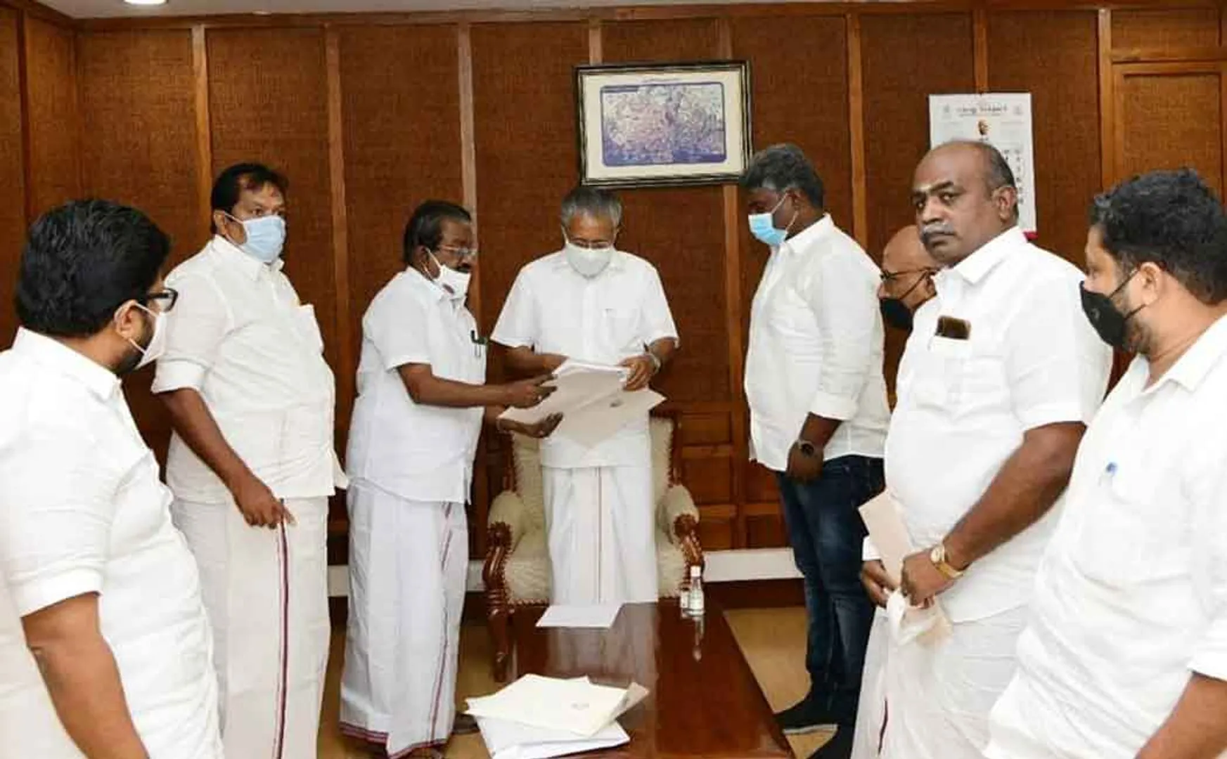 TKS handed over the letter written by Chief Minister MK Stalin to Pinarayi Vijayan 