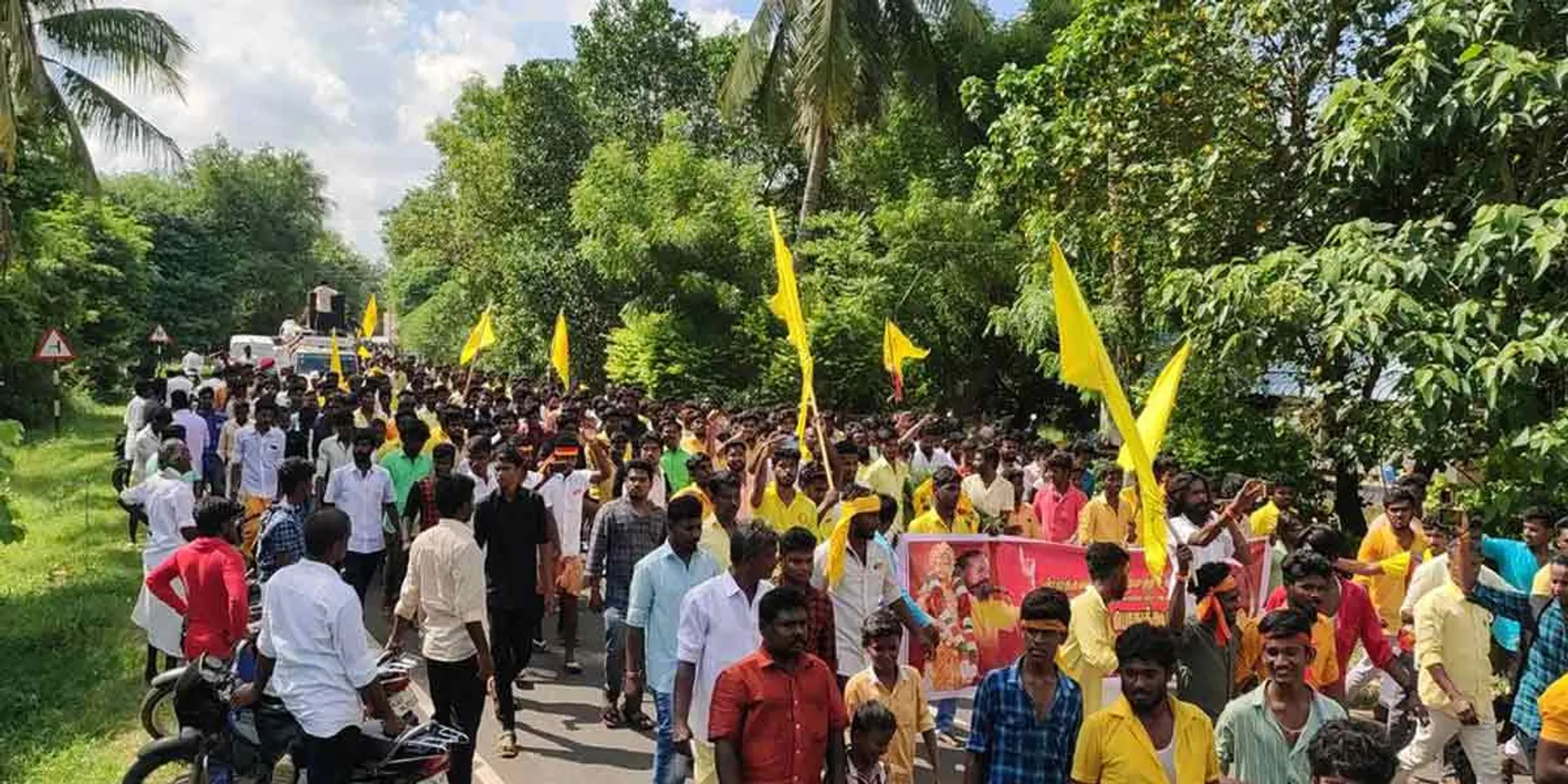 Former Minister's Memorial Day ... Thousands Persons march!