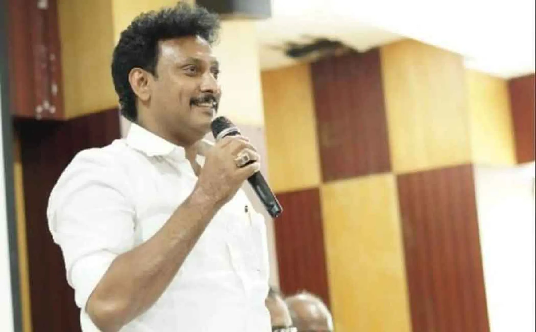 "Parents can be with 1st class children if they are vaccinated ..." Minister Anbil Mahesh