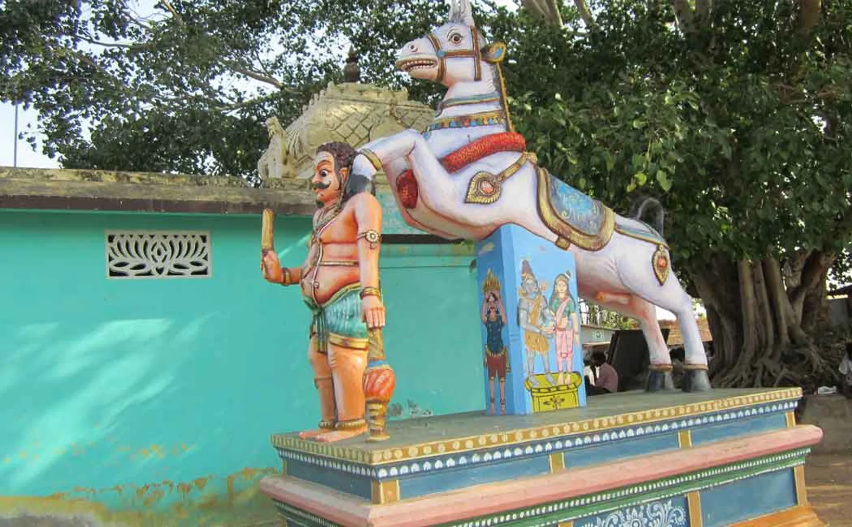 Mysterious group that damaged idols in various temples!