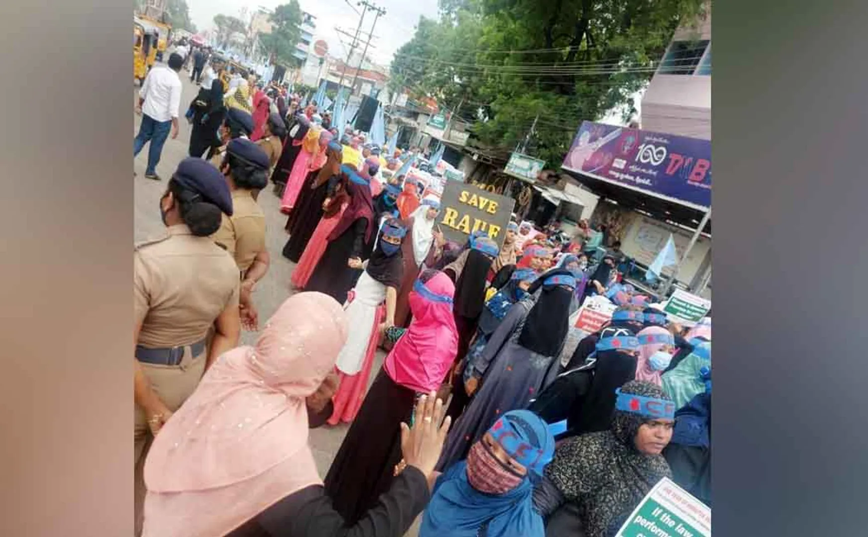 'If the law cannot be enforced through justice ...' - Islamists protest!