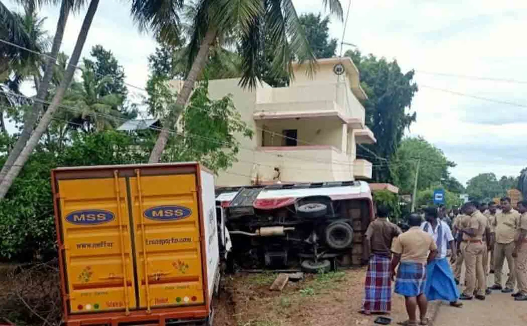 Mini truck - tourist vehicle accident