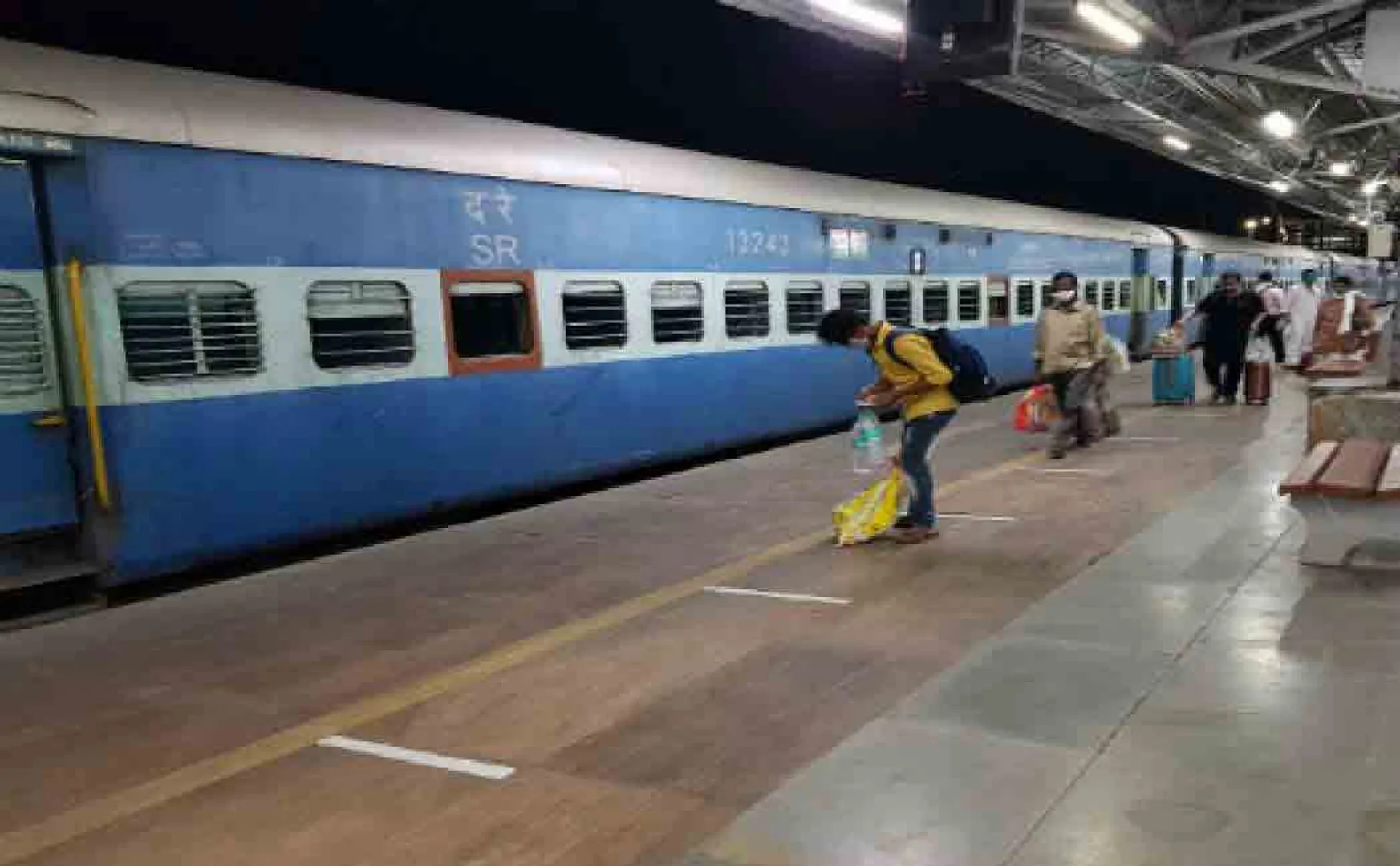 gutka items found in north india train