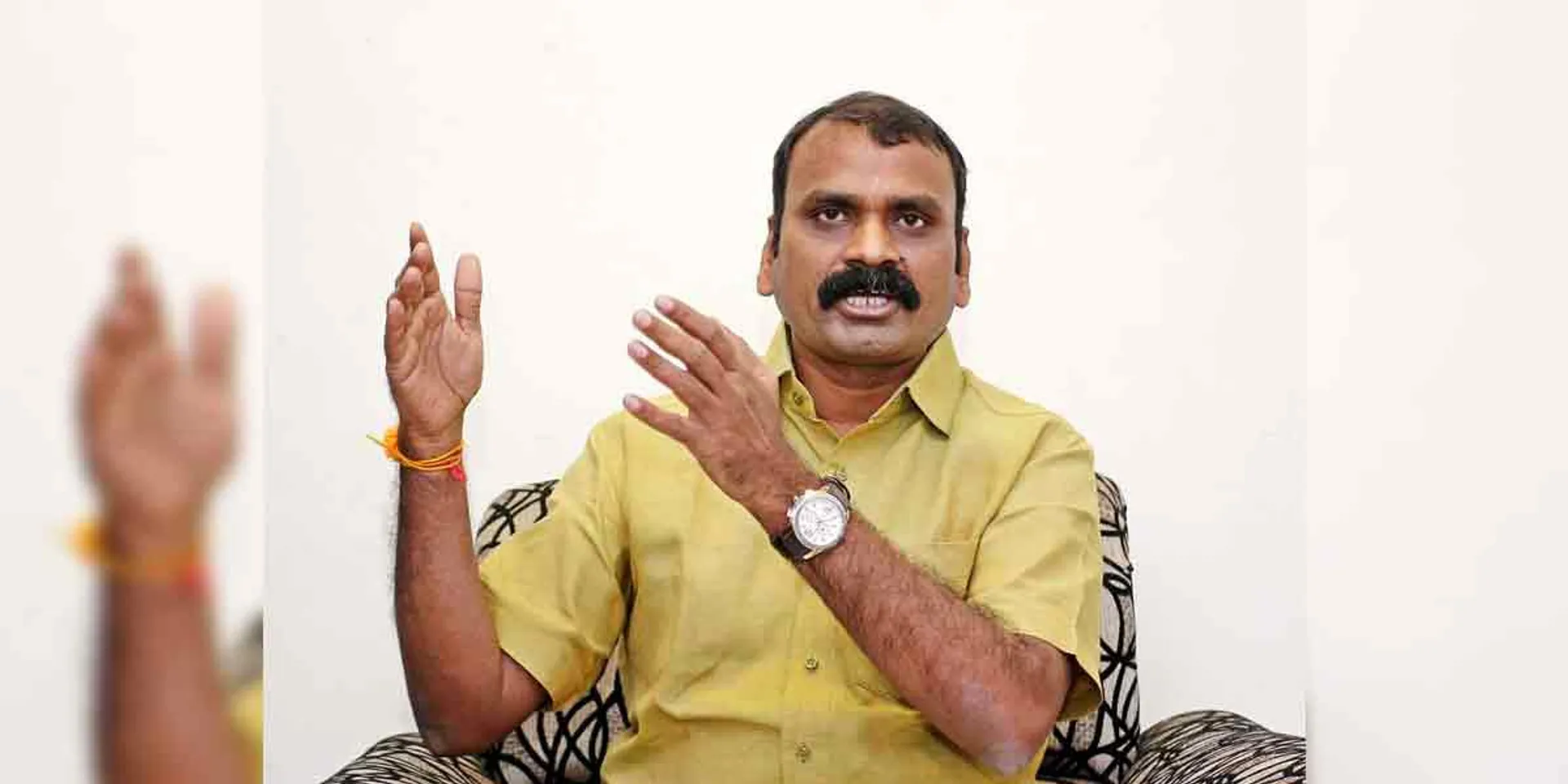 L. Murugan meets Governor ...